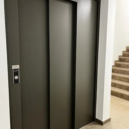 Pasteur Apartament Luksemburg